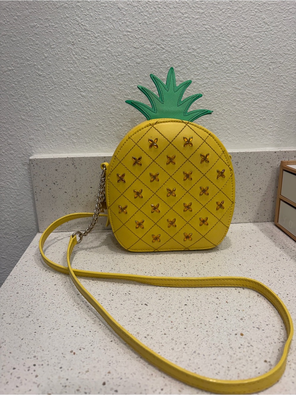 Kate Spade How Refreshing Pineapple Crossbody Coin Purse Bag WKRU4368 EUC